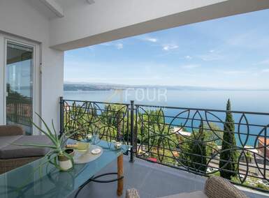 Cetvorosoban stan, Opatija, Opatija - Centar, prodaja, 202m2, 1540000e, id16992