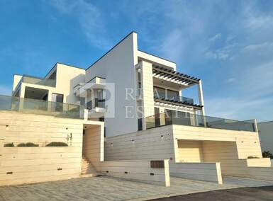 Cetvorosoban stan, Crikvenica, Crikvenica, prodaja, 170m2, 680000e, id22885