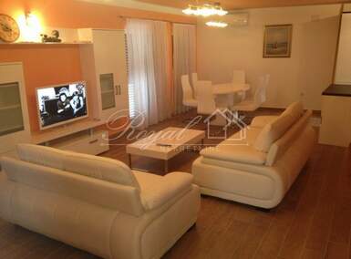 Trosoban stan, Opatija, Opatija - Centar, najam, 153m2, 2000e, id2433