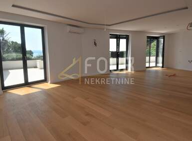 Cetvorosoban stan, Opatija, Opatija - Centar, prodaja, 130m2, 750000e, id29720