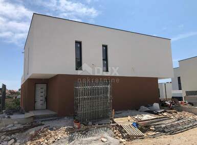 Kuca, Medulin, prodaja, 750000 €, 300 m2