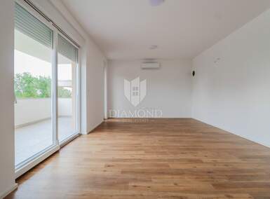 Cetvorosoban stan, Poreč, Poreč, prodaja, 84m2, 319000e, id37530