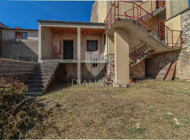 Kuca, Pula, Veli vrh, prodaja, 246m2, 280000e, id37710