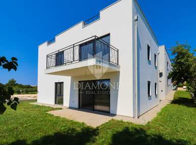 Cetvorosoban stan, Poreč, Poreč, prodaja, 94m2, 350000e, id37896