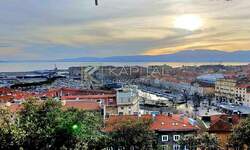 Cetvorosoban stan, Rijeka, Bulevard, prodaja, 145m2, 498000e, id35711
