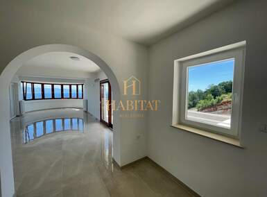 Dvoiposoban stan, Opatija, prodaja, 150m2, 650000e, id42503