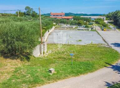 Plac, Buje, Kaštel, prodaja, 603m2, 93000e, id53259