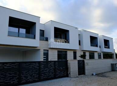 Kuca, Nin, Zaton, prodaja, 220m2, 960000e, id57736