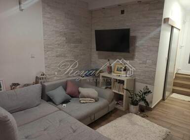 Dvosoban stan, Rijeka, Trsat, najam, 70m2, 700e, id21162