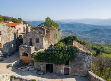 Kuca, Pićan, Pićan, prodaja, 308m2, 103000e, id60672