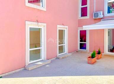 Poslovni prostor / Lokal, Novigrad, Novigrad, prodaja, 135m2, 399000e, id40363