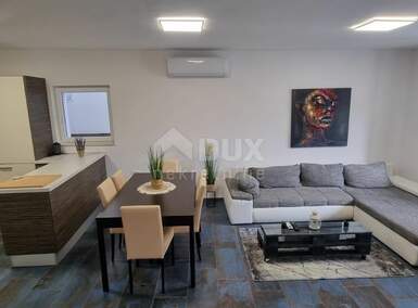 Trosoban stan, Rijeka, Krimeja, najam, 900 €, 95 m2