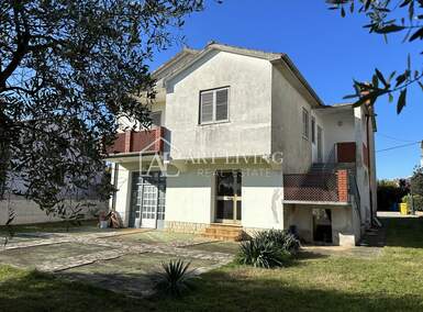 Kuca, Umag, prodaja, 585000 €, 285 m2