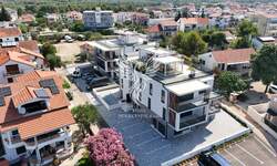 Poslovni prostor / Lokal, Vodice, Srima, prodaja, 92m2, 370500e, id67568