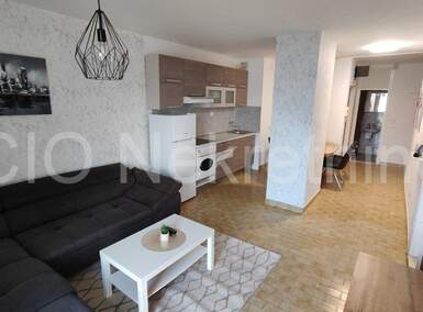 Trosoban stan, Split, najam, 800 €, 87 m2