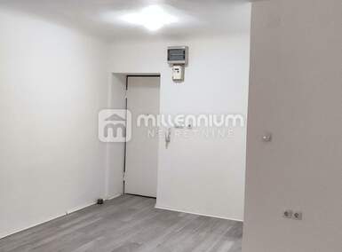 Poslovni prostor / Lokal, Rijeka, Centar, najam, 500 €, 29 m2