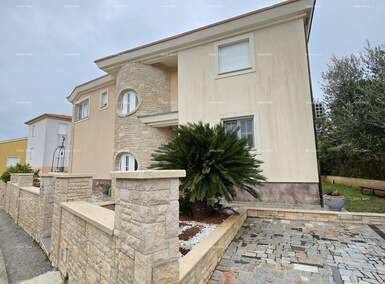 Kuca, Medulin, prodaja, 749000 €, 300 m2