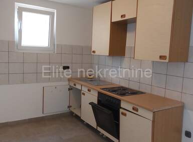 Kuca, Kastav, Trinajstići, najam, 3400 €, 360 m2