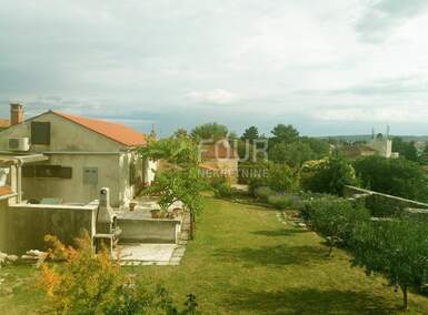 Kuca, Krk, prodaja, 1490000 €, 160 m2