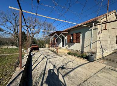 Kuca, Šibenik, Dubrava Kod Šibenika, prodaja, 182000 €, 453 m2