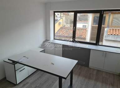 Poslovni prostor / Lokal, Rijeka, Centar, najam, 15m2, 250e, id11257